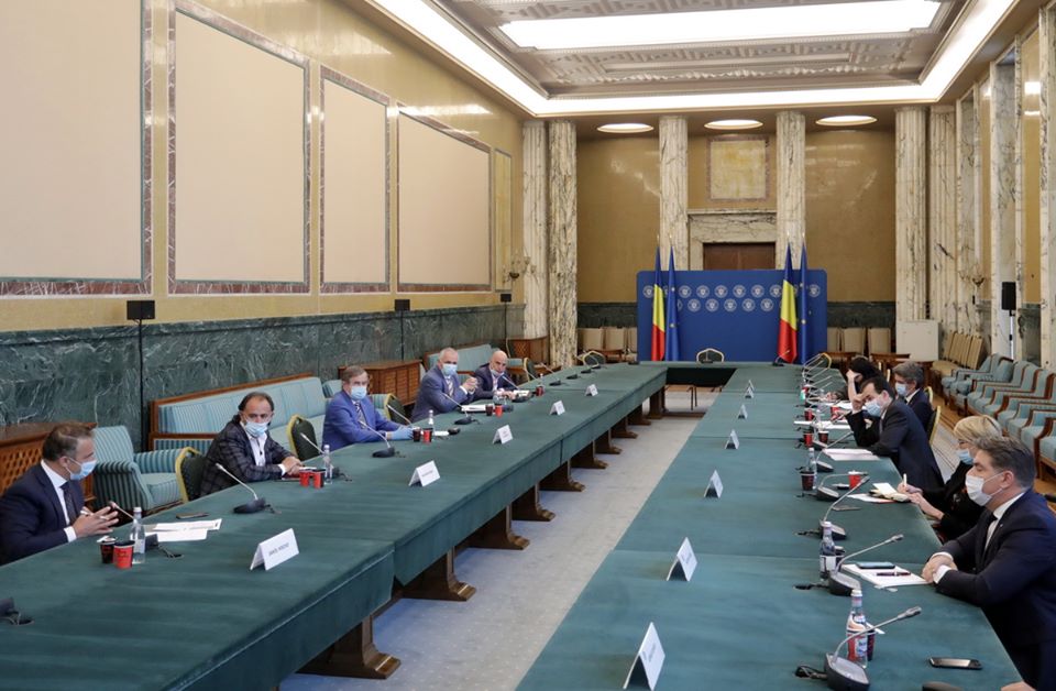 Propuneri discutate ce au vizat stabilirea unui calendar pentru redeschiderea sezonului turistic, precum si masuri necesare pentru redresarea sectorului HORECA