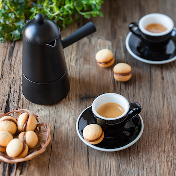 Arta din spatele unui espresso italian: experții Lavazza oferă ponturi și sfaturi pentru o cafea preparată acasă, la moka pot.