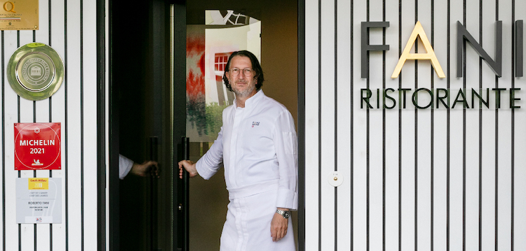 Înscrie-te în UniChef CUP 2022 și câștigă 2 zile de training culinar într-un restaurantul cu stea Michelin din Europa