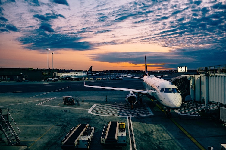 Românii au profitat de promoțiile companiilor aeriene și au rezervat bilete de avion încă din primele zile ale anului