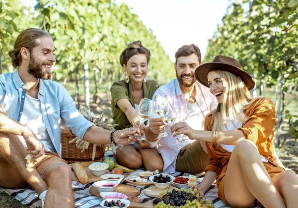 Ungaria mizează pe turismul vitivinicol în această toamnă. Festivaluri, degustări și experiențe în podgorii, de la Budapesta la Tokaj