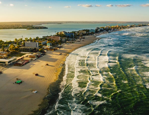Cât îi costă pe români o vacanță pe litoral în luna septembrie