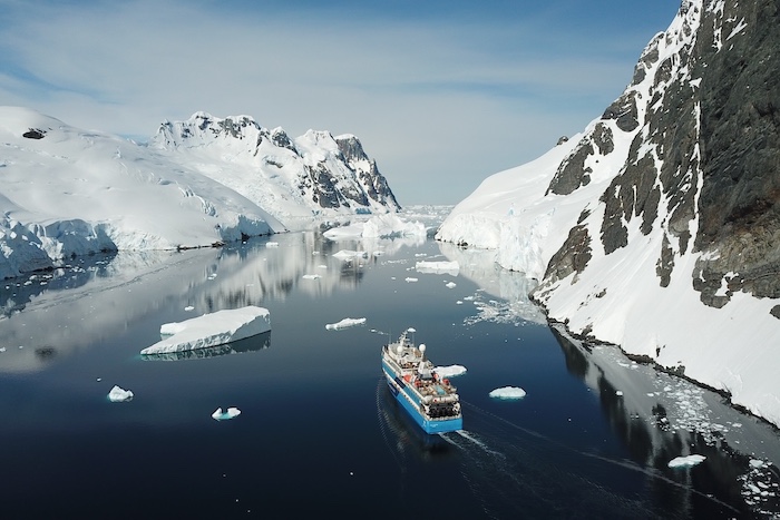 NOZOMI Travel devine partenerul exclusiv în România al Polar Latitudes Expeditions, unul dintre liderii mondiali ai croazierelor polare de expediție