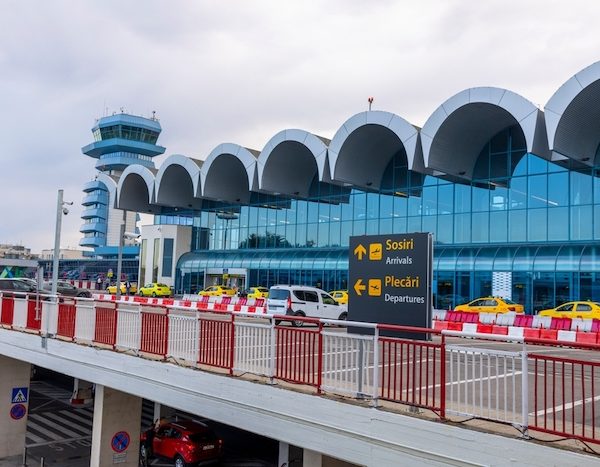 Vola.ro: 5 metode prin care romanii pot gasi bilete de avion si cazari mai ieftine pentru toamna aceasta