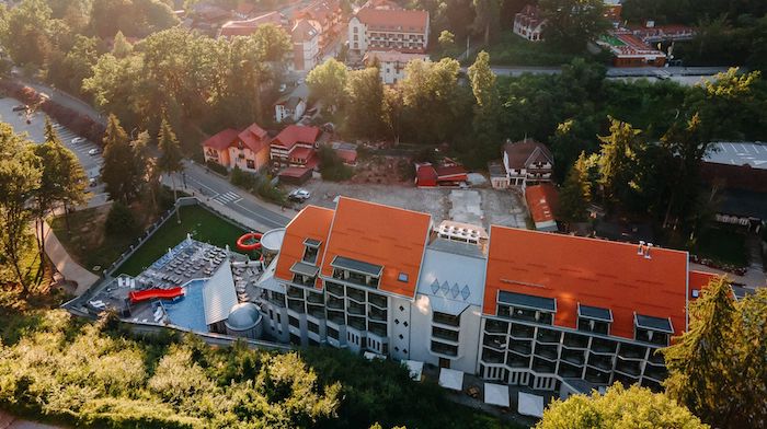 De la tratament la wellness: cum arată astăzi o vacanță balneară în România